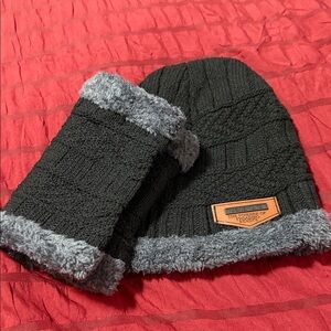 Song ting Black Knit Beanie with Gray Cuff